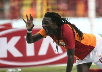Gomis rekor peşinde