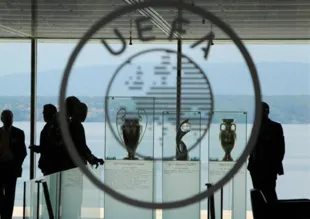 UEFA'dan 4 takıma para cezası