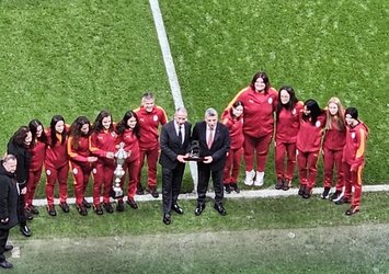 G.Saray Kadın Judo Takımı'na plaket