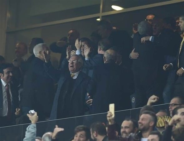 Aziz Yıldırım havalara uçtu