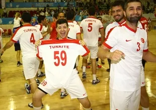 Milliler finalde!
