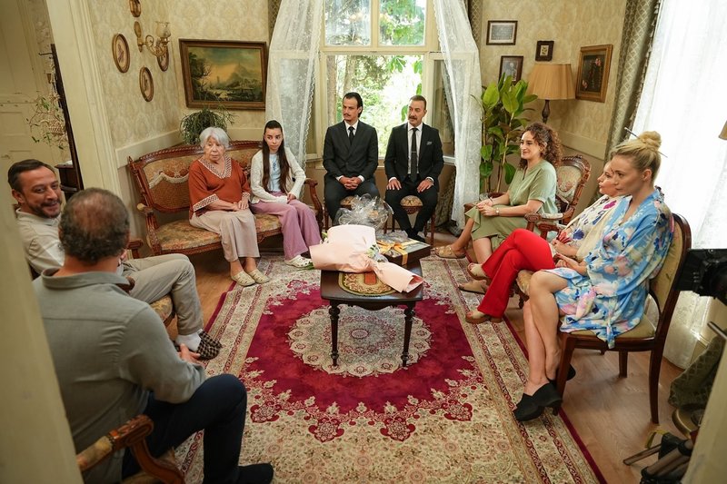aile-saadeti-5-bolum-fragmani-ne-zaman-yayinlanacak-aile-saadeti-yeni-bolum-fragmani-tikla-izle-1751886591292.jpg