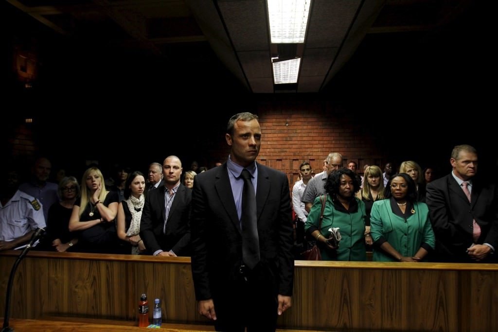 Oscar Pistorius bileklerini kesti!
