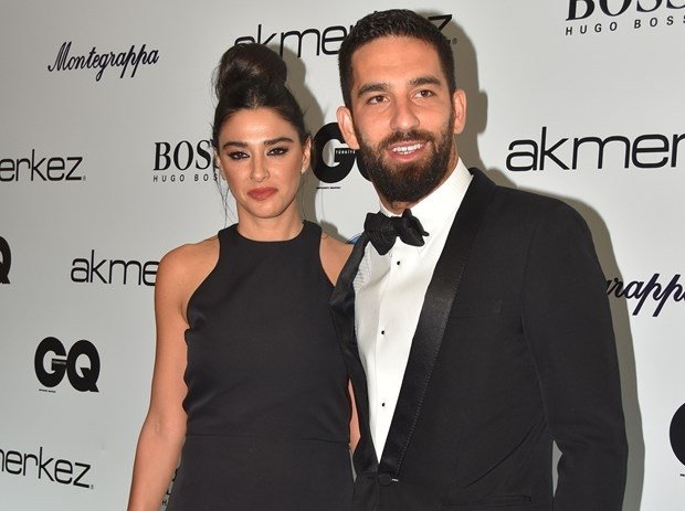 Arda Turan ile Aslıhan Doğan’ın barış fotoğrafı