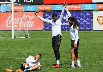 Yasin ve Rodrigues'i yere serdi!