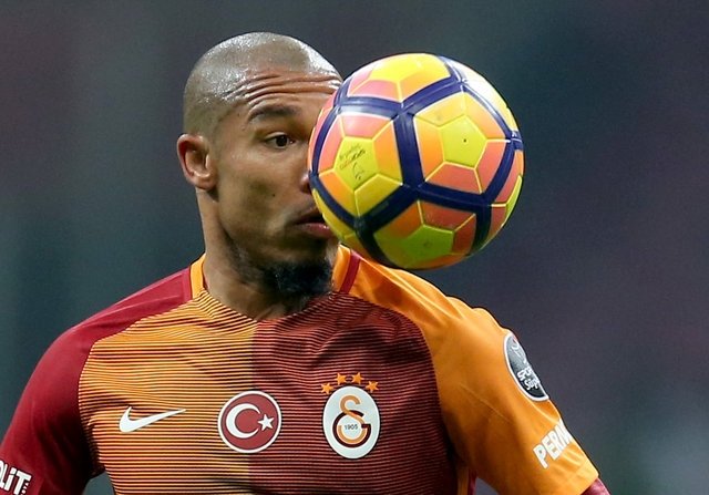 G.Saray’ın yıldızı Türkiye’den ayrıldı!