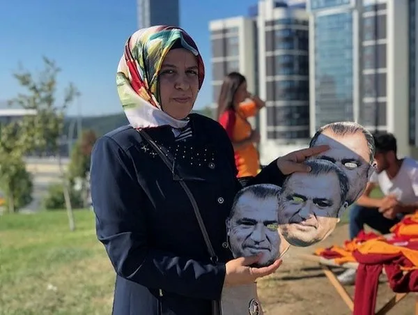 Galatasaray taraftarları stada Fatih Terim maskesiyle geldiler! - 2