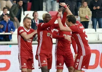 Başakşehir’in zirve keyfi kısa sürdü