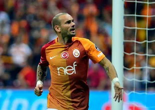 Sneijder zirvesi