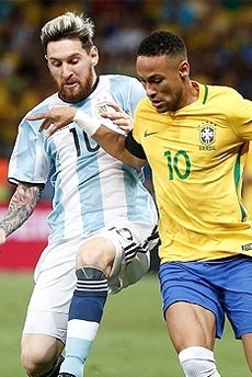 Neymar, Messi'yi üzdü