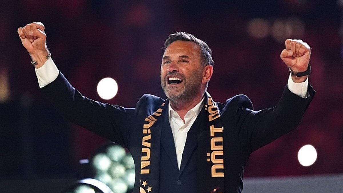 Galatasaray'da Okan Buruk'tan kutlamalarda iddialı açıklama!