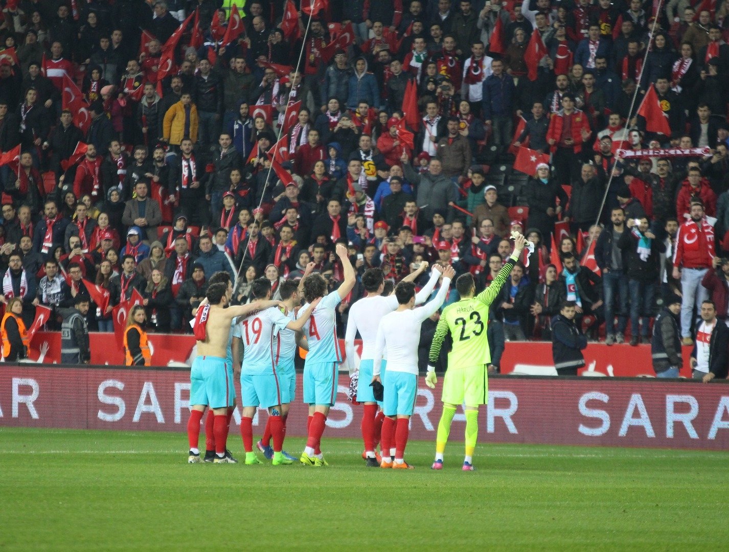 Şehirler milli maç için kapışıyor