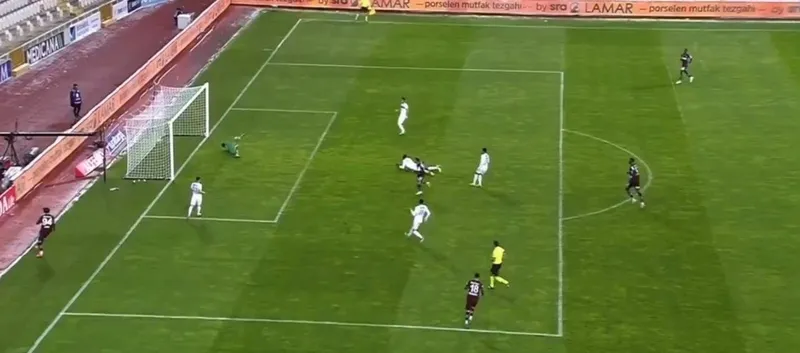 Var sonrası gol kararı! İşte o pozisyon - 3