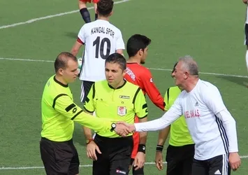 Belediye başkanı lisanslı futbolcu çıktı