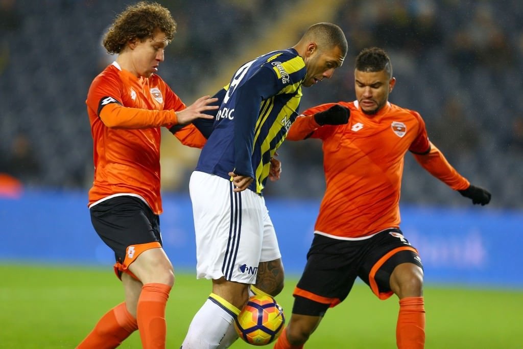 Fenerbahçe-Adanaspor karşılaşmasından kareler