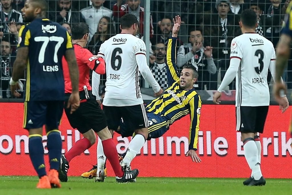 Robin van Persie’ye dava açıldı