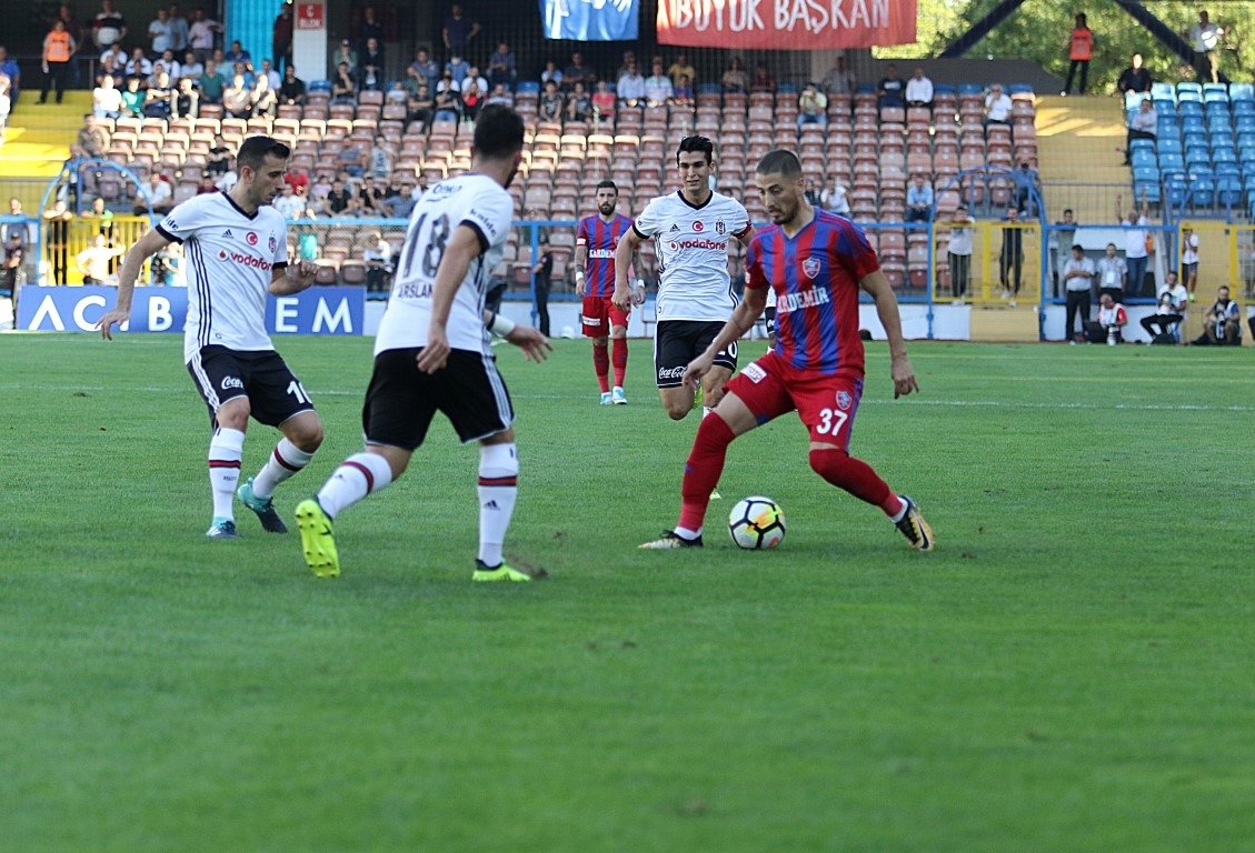 Karabükspor - Beşiktaş maçından kareler