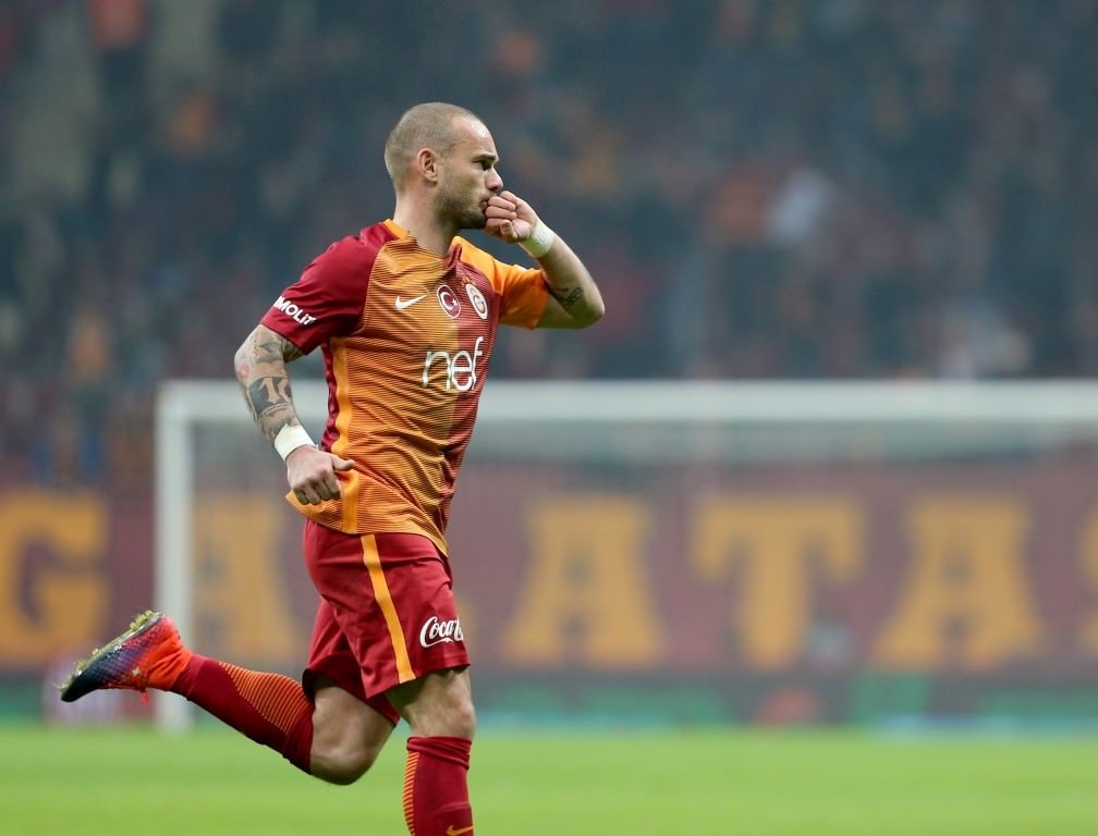 Galatasaray, Wesley Sneijder’i satıyor