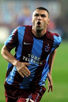 Trabzonspor, Burak Yılmaz için haber bekliyor
