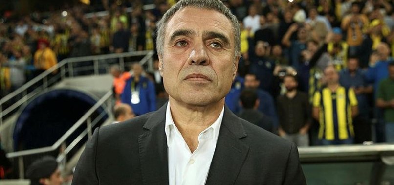 Ersun Yanal, gözünden operasyon geçirdi