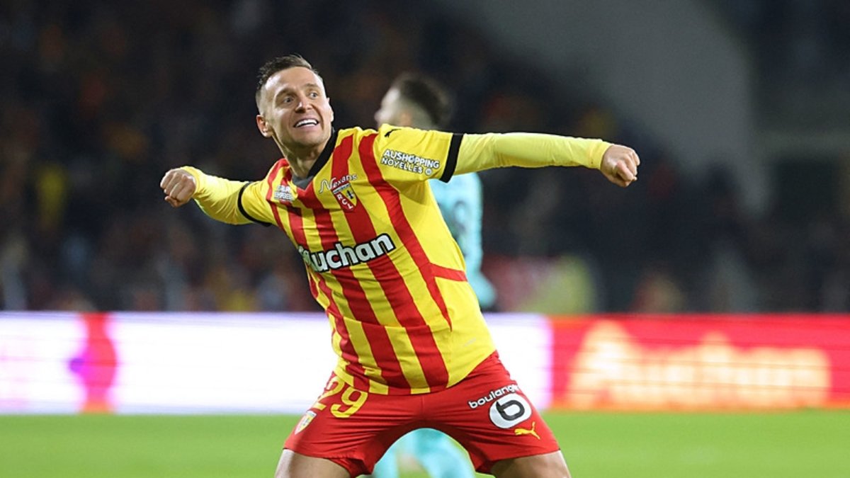 Galatasaray'a Frankowski transferinde kötü haber! Galatasaray'a Frankowski transferinde kötü haber!