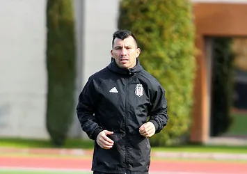 West Ham Gary Medel'de ısrarcı