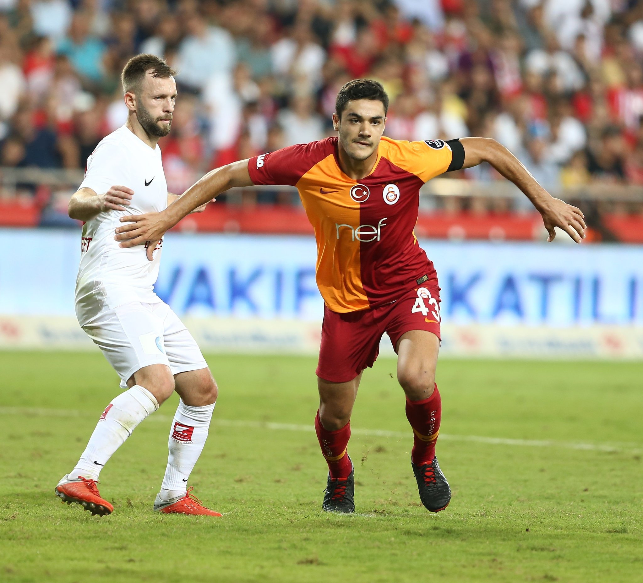 Ozan Kabak Icin Buyuk Ovgu Sayfa 1 Galatasaray 14 Ekim 2020 Carsamba