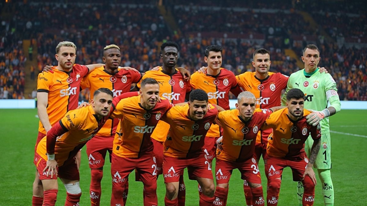 Galatasaray'dan Şampiyonlar Ligi için dev hamle! Transferde yer yerinden oynayacak Galatasaray'dan Şampiyonlar Ligi için dev hamle! Transferde yer yerinden oynayacak