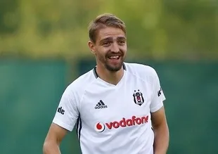 Caner Erkin bir maçta İsmail Köybaşı'yı geçti