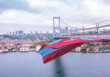 Boğaz artık bordo mavi