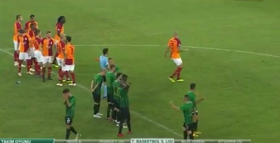 Gomis’in kaçırdığı pozisyon öncesinde ilginç an!