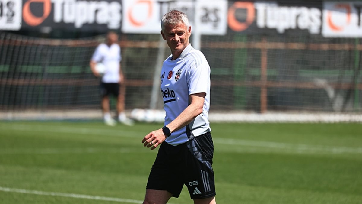 Beşiktaş Süper Lig'de Göztepe'ye konuk oluyor! Beşiktaş Süper Lig'de Göztepe'ye konuk oluyor!