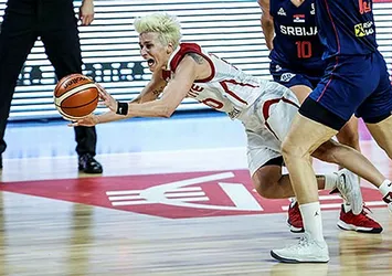 Milliler Sırbistan'a boyun eğdi