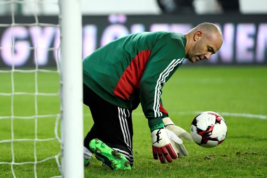 Gabor Kiraly niçin eşofman giyiyor?