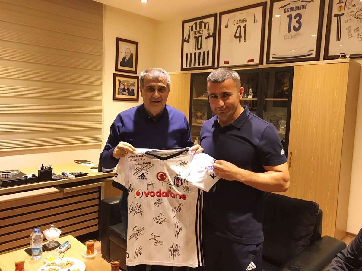 Karabağ’dan Ay-Yıldızlı koreografi