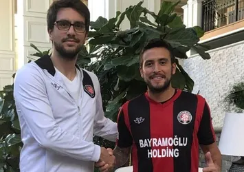Jorquera imzaladı