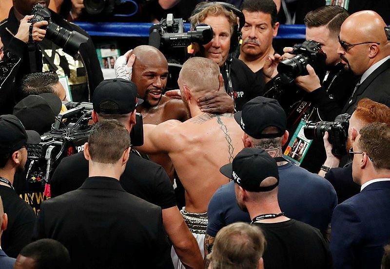Floyd Mayweather - Conor Mcgregor maçı sona erdi
