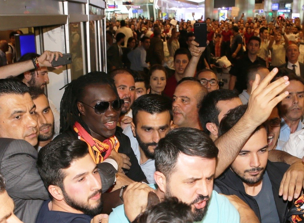 Bafetimbi Gomis araca bindi o soruyu sordu