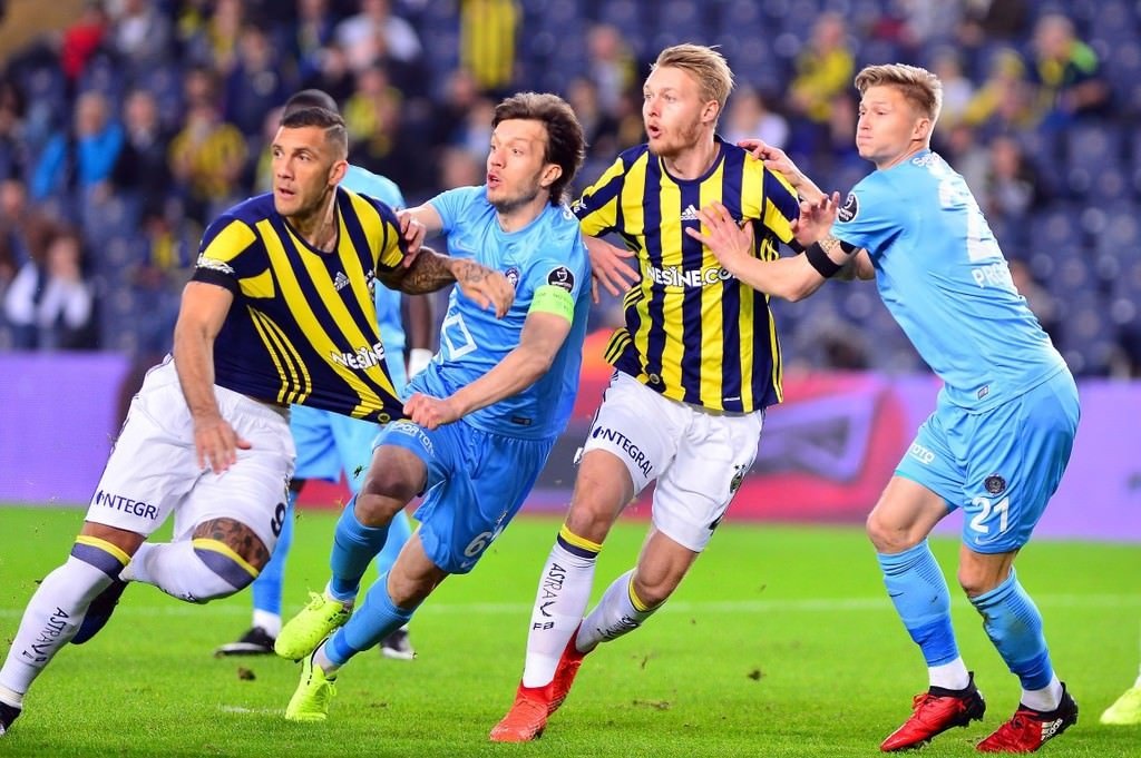 Fenerbahçe-Osmanlıspor karşılaşmasından kareler