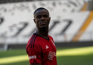 Ve Bailly imzayı attı! İşte forma numarası