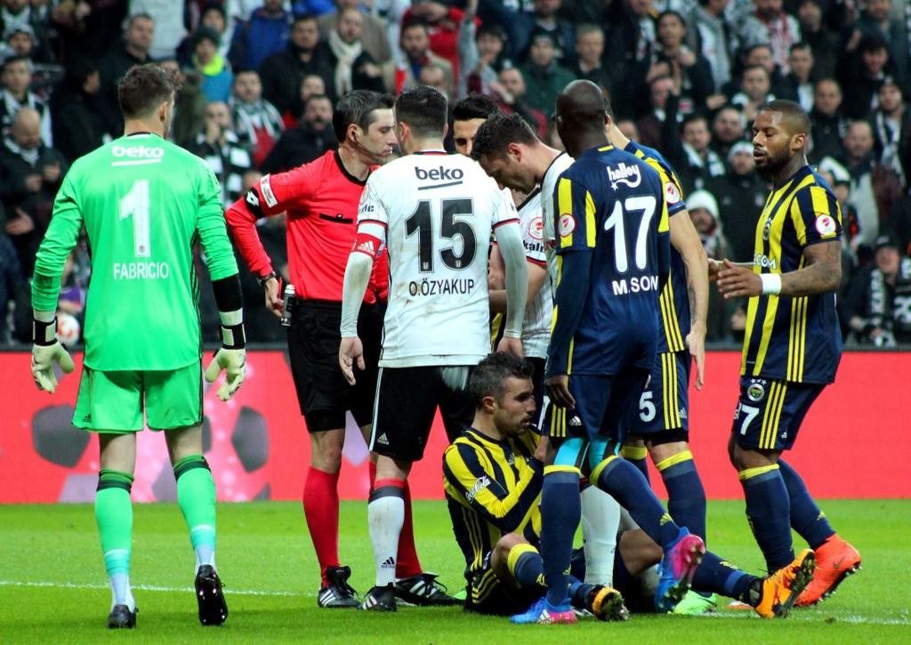 Robin van Persie’ye dava açıldı