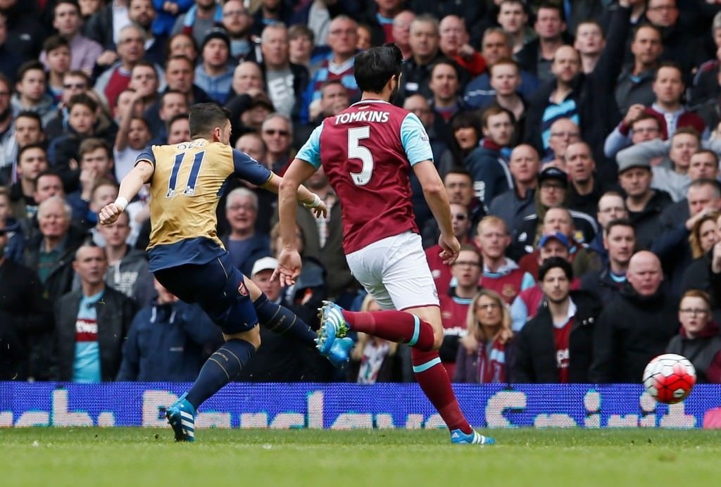 Arsenal’da yılın futbolcusu Mesut Özil