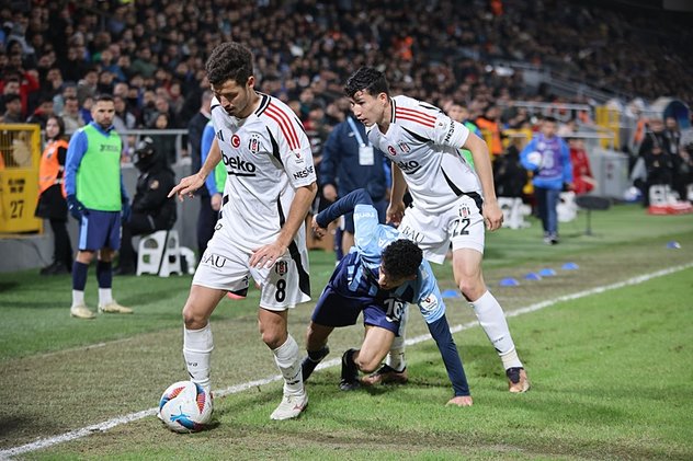 muhtemel-11-besiktas-alanyaspor-maci-ne-zaman-saat-kacta-hangi-kanalda-1734769973333.jpeg