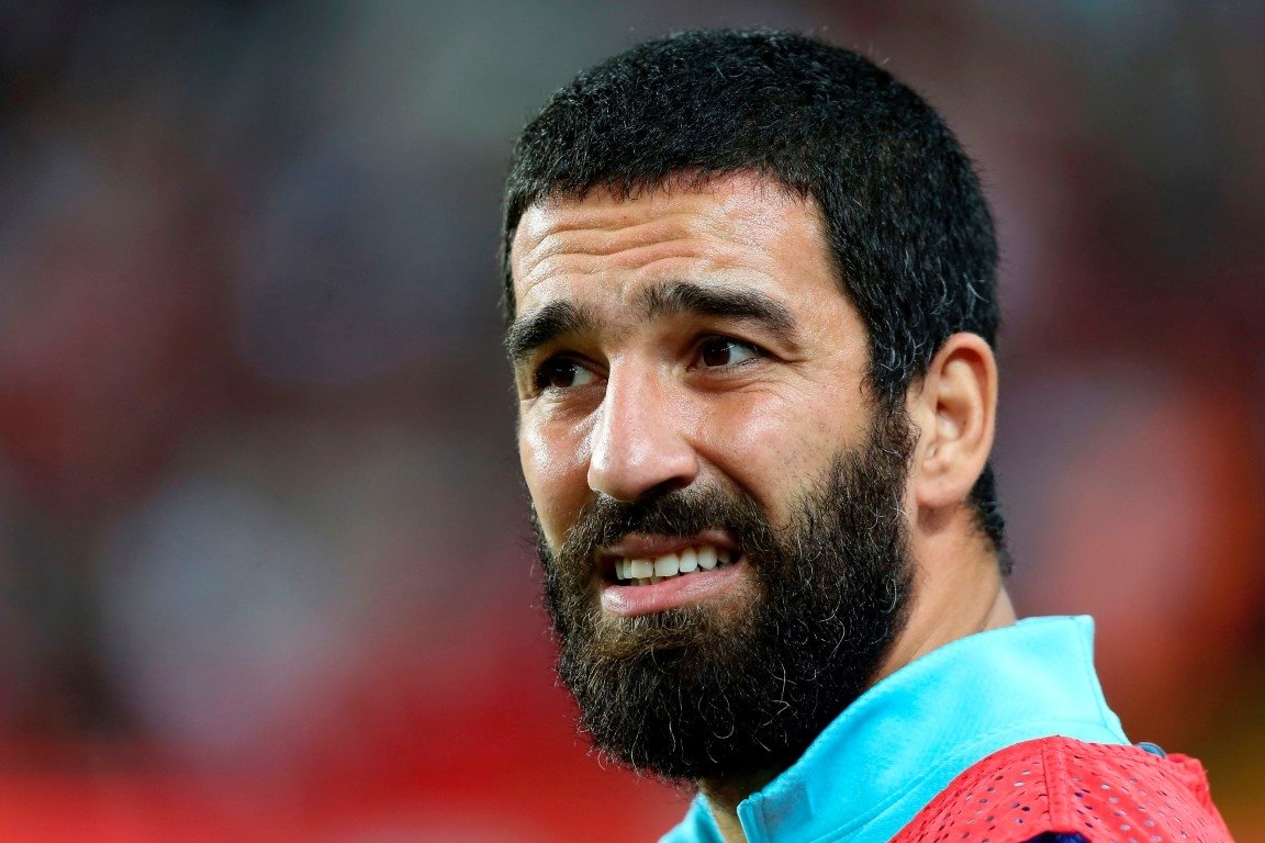 Arda Turan, uçakta gazeteciyle kavga etti