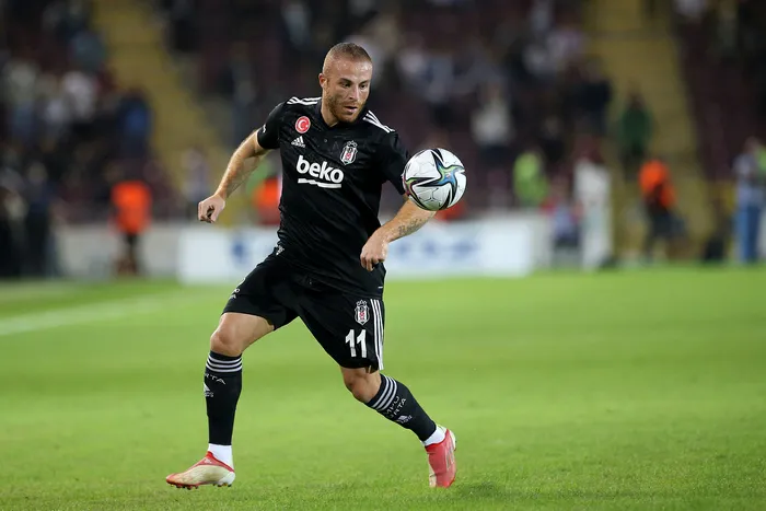 Altay Beşiktaşlı Douglas ve sağ kanat Gökhan Töre'ye talip oldu! - 1