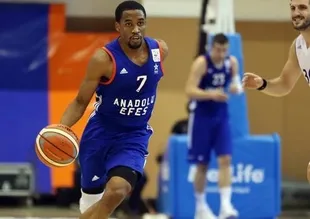 Anadolu Efes'ten rahat galibiyet