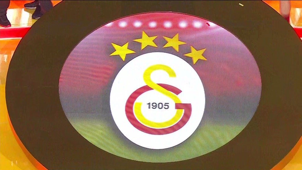 Aslan kupasını kaldırdı!