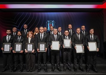Adalı ve yönetimi mazbatalarını aldı