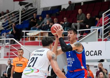 Anadolu Efes Derek Willis ile yollarını ayırdı