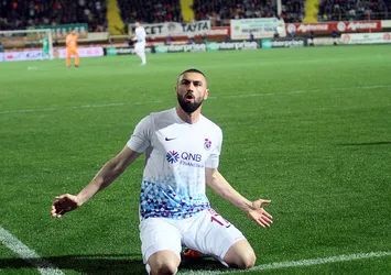 Burak Yılmaz, kulüp tarihine geçiyor